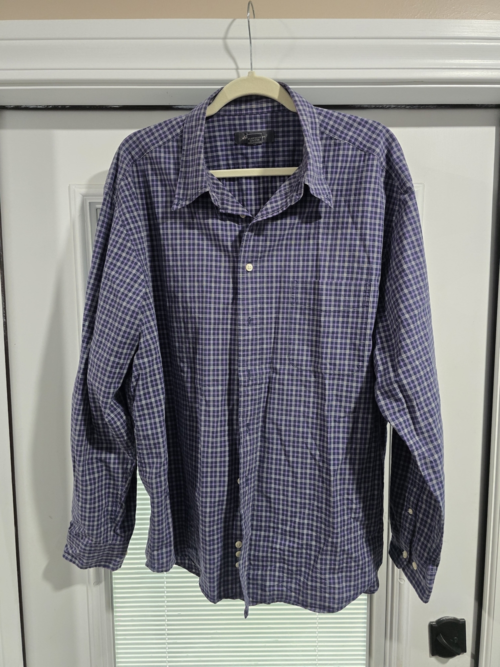 Men's Purple Checked Long-Sleeve Dress Shirt - Tailored Appearance